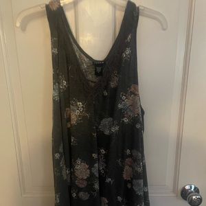 Womens Torrid Size 2 Tank. Slit open in the back with lace.